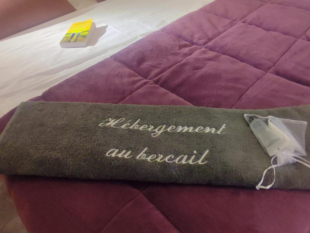 Hebergement Au Bercail Beaumont-sur-Sarthe Eksteriør billede